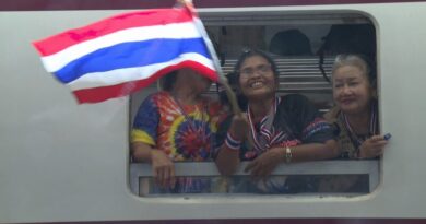 ชาวสงขลานับร้อยคนแห่ขึ้นรถไฟไปร่วมชุมนุมวันพรุ่งนี้ ต่อต้าน MOU43 เรียกร้องให้รัฐบาลยกเลิก