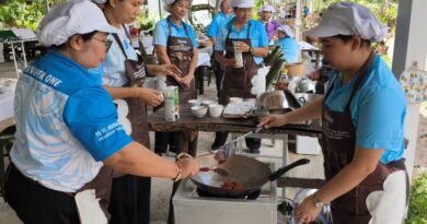 **ผู้ว่าประจวบผลิตเชฟชุมชนชู 6 เมนูอาหารไทยพื้นถิ่นเป็นเมนูเด่นของจังหวัด ส่งเสริมการท่องเที่ยวเชิงอาหารของจังหวัด**