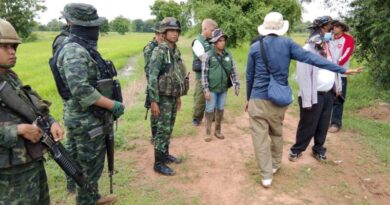 สระแก้ว – เจ้าหน้าที่ที่ดินต้องหยุดหวั่นพื้นที่รังวัดอาจมีทุ่นระเบิดตกค้างจึงต้องยุติการรังวัด พบพื้นที่บางส่วนยังมีทุ่นระเบิดตกค้าง