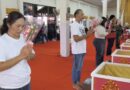 นครนายก – นักท่องเที่ยวให้ความศรัทธาเดินทางเข้าพิธีนอนโลงศพวัดหลวงพ่อปากแดงจังหวัดนครนายก