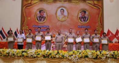 ร้อยเอ็ด-จัดพิธีมอบทุนการศึกษาแก่เด็กออทิสติกและเด็กพิการ “มูลนิธิคุณพุ่ม”ประจำปี 2568 วันที่ 19 กันยายน 2568 เวลา 10.00 น. ณ หอประชุมจังหวัดร้อยเอ็ด อำเภอเมืองร้อยเอ็ด จังหวัดร้อยเอ็ด นายชัชวาลย์ เบญจสิริวงศ์ ผู้ว่าราชการจังหวัดร้อยเอ็ด ผู้แทนองค์ประธานมูลนิธิคุณพุ่ม เป็นประธานในพิธีมอบทุนการศึกษาแก่เด็กออทิสติกและเด็กพิการ “มูลนิธิคุณพุ่ม”ประจำปี 2568