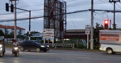 ปทุมธานีเปิดคลิปวินาที2จยย.ฝ่าไฟแดงชนประสานงาไถลยาวกว่า 20 เมตร