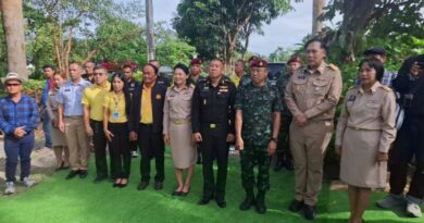 บริษัทศักดิ์สิทธิ์อัลลอย มอบประตูรั้วผู้กล้า! ลวดลายปราสาท-ทหาร-ธงชาติ-กริพเพน ให้บ้านทหารกล้าสิงห์บุรี “พ.ต.จิรายุส อินทุมาน”