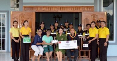 ประธานสมาคมแม่บ้าน ทหาร บก ลงพื้นที่ให้กำลังใจ
