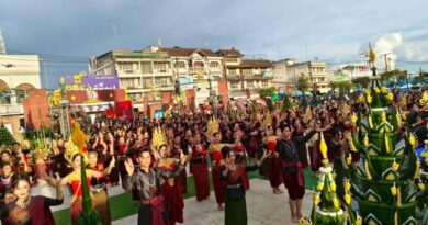 ศรีสะเกษ – สุดคึกคัก เปิดงาน “รำลึกพระยาไกรภักดี แซนโฎนตา บูชาหลักเมือง ลือเลื่องกล้วยแสนหวี 2568”