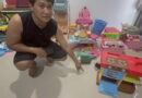 อ่างทอง – กระสุนปืนปริศนาตกใส่หลังคาบ้านกลางเมืองอ่างทองในห้องของเล่นลูก สร้างความหวาดผวาให้กับทางเจ้าของบ้านวัย 38 ปี โชคดีไม่มีใครได้รับอันตราย เบื้องต้นยังไม่ได้แจ้งความ