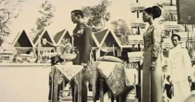 กำแพงเพชร////น้อมรำลึกในพระมหากรุณาธิคุณ “สมเด็จพระพันปีหลวง” ต้นสักทรงปลูกที่กำแพงเพชร งดงามเป็นศรีคู่แผ่นดิน