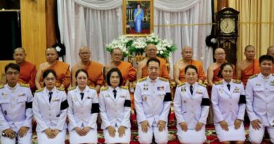 ชลบุรีพร้อมใจจัดพิธีสวดพระอภิธรรมถวายพระราชกุศลแด่สมเด็จพระนางเจ้าสิริกิติ์พระบรมราชินีนาถ พระบรมราชชนนีพันปีหลวงณวัดเครือวัลย์