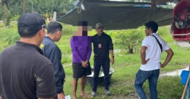 ชุมพร-บุกรวบถึงรัง! พ่อค้า-สาวเอเยนต์ยานรก! “ไอ้ปอน” ซัดทอด “พี่นิด” แก๊งบางหมาก ยึดยาบ้าล็อตใหญ่เกือบ 4 พันเม็ด!