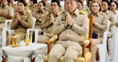 จ.จันทบุรี จัดพิธีบำเพ็ญกุศลสวดพระอภิธรรมถวายพระราชกุศลแด่ “สมเด็จพระพันปีหลวง” พร้อมเชิญชวนประชาชนร่วมแสดงความอาลัยและสำนึกในพระมหากรุณาธิคุณ
