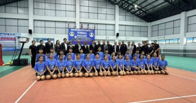 สว.เล็งผลักดันเติมงบอาหารโรงเรียนกีฬาและมหาวิทยาลัยกีฬาแห่งชาติ หลังลงพื้นที่เก็บขัอมูลการเรียนการสอนที่ชลบุรี และร่วมประชุมกับอธิการบดีป้ายแดง ผศ.ดร.วีรศักดิ์ วิศาลาภรณ์ พร้อมคณาจารย์