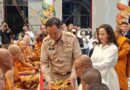 ปทุมธานี – นายกอนุทิน ควงภรรยาร่วมนายกแจ๊ส บวชพระ20รูป และยกช่อฟ้า วัดเทพสรธรรมาราม – บาย ตึ๊ก เจีย  ( วัดหลวงปู่สรวง ) ประชาชนหลายพันคนเข้าร่วมพิธี