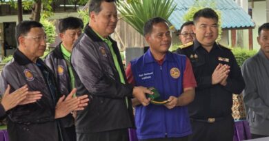 “บิ๊กหยิม” นำทีมส่งมอบของบริจาคในโครงการ “เพิ่มแต้มบุญ ปันน้ำใจ” แก่ประชาชนผู้ได้รับผลกระทบจากเหตุไม่สงบชายแดนไทย-กัมพูชา จังหวัดศรีสะเกษ