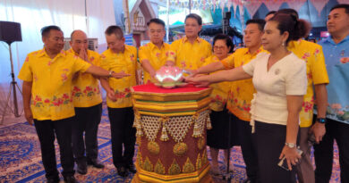 ผู้ว่าฯสมุทรปราการ เป็นประธานเปิดงานประเพณีรับบัว หนึ่งเดียวในโลก แห่งเดียวในประเทศไทย