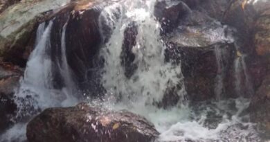 เตือนภัยนักท่องเที่ยว! น้ำตกไทรคู่ กระแสน้ำเชี่ยวอันตรายถึงชีวิต ย้ำ! ต้องสวม “เสื้อชูชีพ” ทุกครั้งก่อนลงเล่นน้ำ