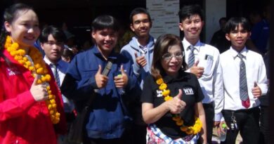 มุกดาหาร มนพร ลุยเปิดตัวผู้สมัคร สส ทั้ง 2 เขต จังหวัดมุกดาหารพร้อมทวงพื้นที่คืน มุกดาหาร – มนพร เจริญศรี ลุยเปิดตัวผู้สมัคร สส.จังหวัดมุกดาหาร พรรคเพื่อไทยทั้ง 2 เขต ประชาชนมาให้กำลังใจกันอย่างคึกคัก ย้ำทวงคืนพื้นที่มุกดาหาร