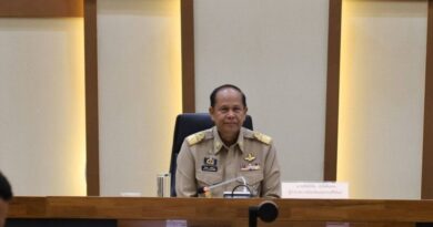 ผู้ว่าฯ ประจวบฯ ตั้งศูนย์ช่วยเหลือผู้ประสบอุทกภัยภาคใต้ ระดมสิ่งของจำเป็นส่งต่อพื้นที่ประสบภัย