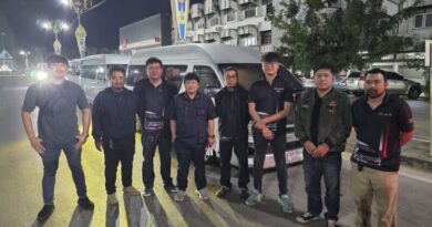 กำแพงเพชร-รถตู้ 9 คัน ร่วมใจบริการรับ-ส่งประชาชน เดินทางกราบพระบรมศพ “พระพันปีหลวง” ฟรี