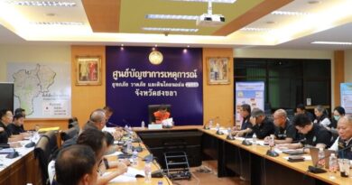 จ.สงขลา เตรียมรับมือฝนหนักรอบใหม่ คาดปริมาณฝนยังอยู่ในระดับจัดการได้ พร้อมกำชับท้องถิ่นเดินหน้าเยียวยาผู้ประสบภัยและคุมเข้มมาตรการสาธารณสุขหลังน้ำ เฝ้าระวังโรคฉี่หนูหลังพบผู้เสียชีวิตแล้ว 3 ราย