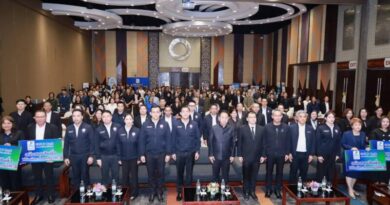 รมว.อุตสาหกรรม นำทีมเปิดมหกรรม “ฝ่า ฟัน ดัน SMEs สู่แหล่งทุน” ที่ชลบุรี หนุนผู้ประกอบการเข้าถึงแหล่งเงินทุน–เสริมแกร่งธุรกิจ เพิ่มโอกาสเติบโตอย่างยั่งยืน