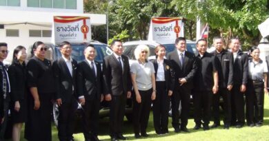 มุกดาหาร พ่อเมืองมุกดาหาร เปิดจำหน่ายสลากกาชาดให้ชาวมุกดาหารประจำปี 2569