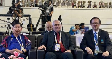 พลตรี อินทรัตน์ ยอดบางเตย นายกกิตติมศักดิ์ สมาคมกีฬายกน้ำหนักสมัครเล่นแห่งประเทศไทย พร้อมด้วย ดร.นิวัตน์ ลิ้มสุขนิรันดร์ คณะกรรมการฝ่ายเทคนิค สหพันธ์ยกน้ำหนักนานาชาติ (ไอดับเบิ้ลยูเอฟ) และ ประธานสหพันธ์ยกน้ำหนักแห่งเอเชียตะวันออกเฉียงใต้ ให้การต้อนรับ นายโมฮัมเหม็ด ฮาซัน จารูด ประธานสหพันธ์ยกน้ำหนักนานาชาติ (ไอดับเบิ้ลยูเอฟ)