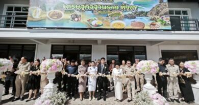 พังงา-บริษัท รู้รักสามัคคีพังงา เปิด“ร้านอาหารเศรษฐกิจฐานรากพังงา” เปิดพื้นที่สร้างรายได้ หนุนสินค้าชุมชนสู่ตลาดหลัก ดันเศรษฐกิจฐานรากเข้มแข็ง